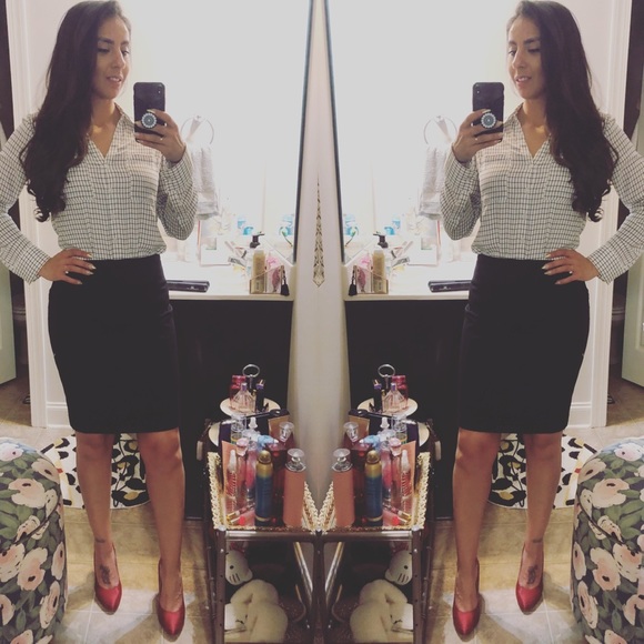 Meet your Posher, Alexis - Picture 2 of 8